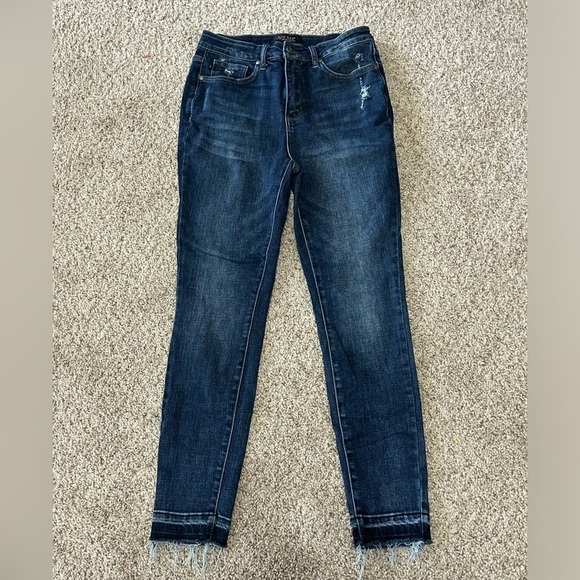 Judy Blue Kirsten Skinny Dark Wash Blue Jean Frayed Hem Size 9 Cotton Stretch - Picture 2 of 9